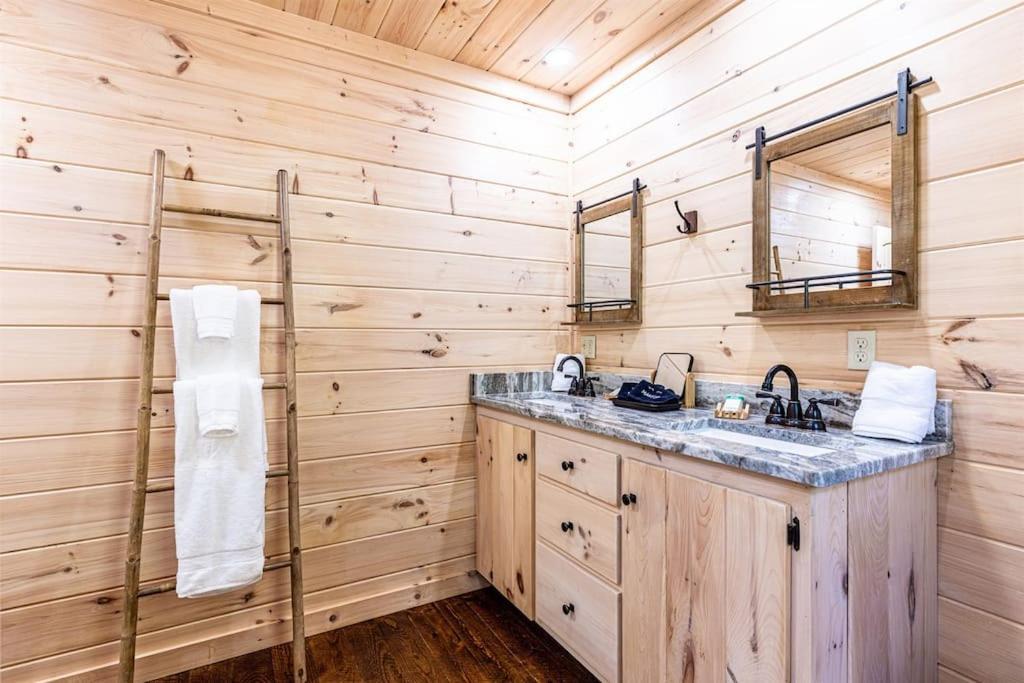 Luxe Family Cabin 8 Min To Downtown Blue Ridge Exterior photo