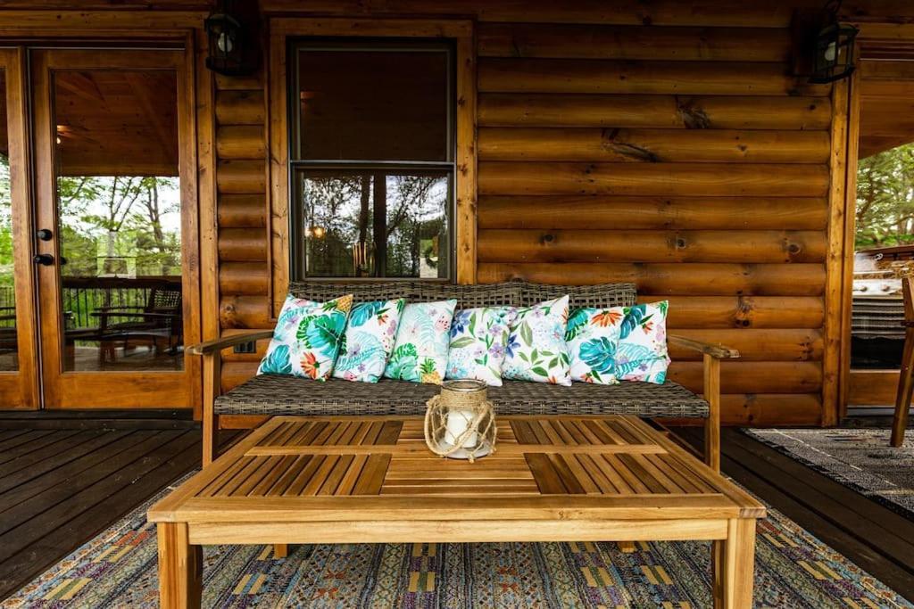 Luxe Family Cabin 8 Min To Downtown Blue Ridge Exterior photo