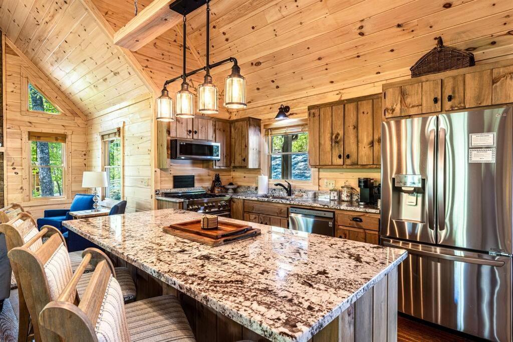 Luxe Family Cabin 8 Min To Downtown Blue Ridge Exterior photo