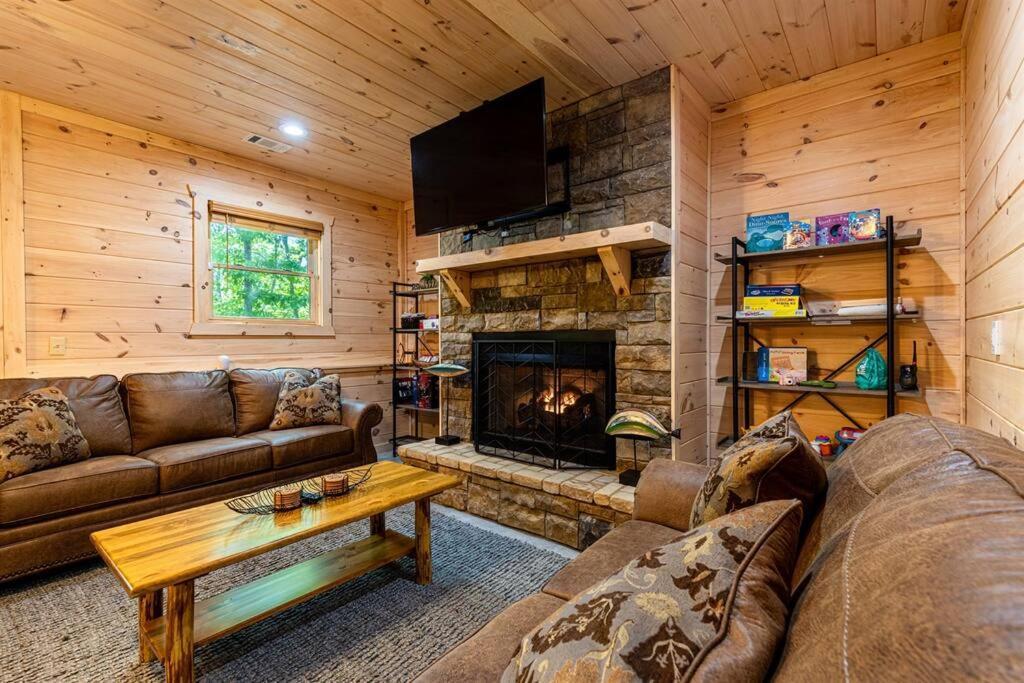 Luxe Family Cabin 8 Min To Downtown Blue Ridge Exterior photo
